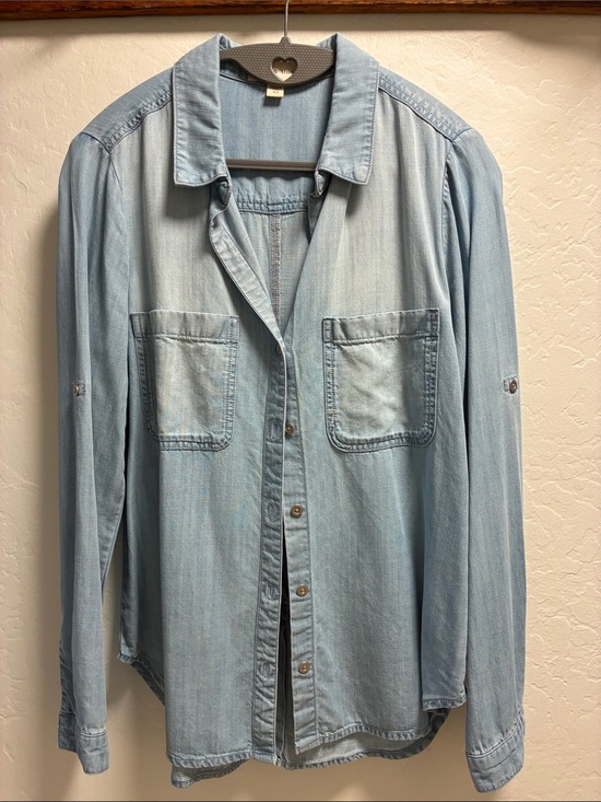cloth & stone Tops - Cloth & stone -Light Blue Button-Down Shirt Size XS